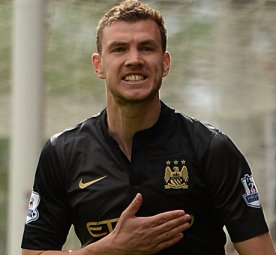 INGLÊS: Manchester City vence e segue firme na luta por título