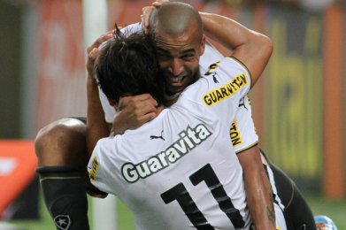 Botafogo 2 x 2 Internacional – Fogão no ritmo das Arábias