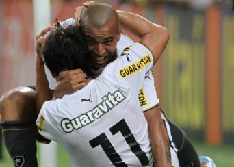 Técnico do Botafogo elogia atuação de Sheik, mas pede atacantes