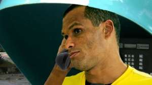 Ligue para o Rivaldo! Ele precisa de ajuda no Mogi Mirim