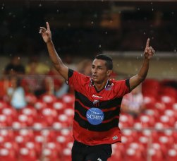 Goiás anuncia meia campeão com Ituano e atacante de rival goiano