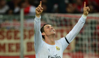 LIGA DOS CAMPEÕES: CR7 bate recorde, Real dá show, atropela o Bayern e vai à final