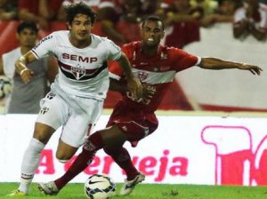 Presidente do Corinthians quer vender atacante de rival em 2015