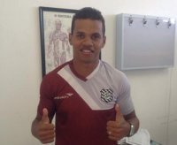 Figueirense apresenta ex-lateral de Ponte Preta e Palmeiras