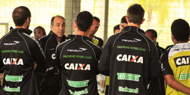 Figueirense anuncia contratação de ex-técnico de Ponte e Lusa