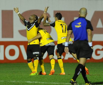 Santos terá retorno de volante no jogo de sábado contra Grêmio