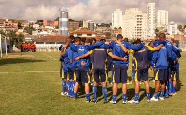 Londrina-PR x Barueri – Tubarão inicia caminhada por vaga