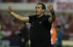 Muricy tira ‘acima da média’ e testa Pabon e Osvaldo no São Paulo