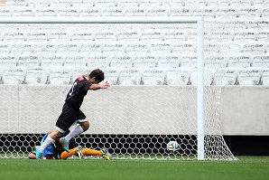 Operários disputam primeira partida da Arena Corinthians