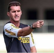 Treinador testa time do Botafogo com cinco alterações