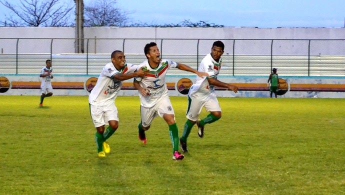 PARAIBANO: Vai pedir música? Sousa vence o Campinense com show de Agostinho