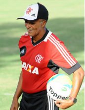 Jayme admite má fase, mas não teme demissão no Fla