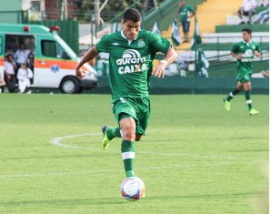 Ednei relembra encontro com o Timão e acredita na reabilitação da Chape