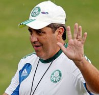 Cade o Pôfexo? Apesar da pressão, Nobre mantém Kleina no Palmeiras