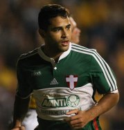 Ex-Palmeiras assina contrato e São Paulo espera homologação da CBF