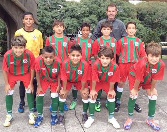 Sub-17 da Portuguesa Santista mantém liderança após empate com São Vicente