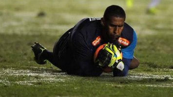 Copa do Brasil: Goleiro defende postura menos ofensiva do Santos