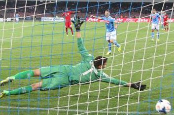 ITALIANO: Napoli ganha e garante uma vaga na Liga dos Campeões