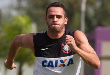 Meia treina, mas ainda é dúvida para clássico contra o São Paulo