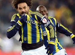 Título à vista? Volante já teria acertado sua volta ao Corinthians em 2015