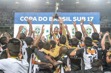 Galinho com a faixa: Atlético-MG conquista título da Copa do Brasil Sub-17