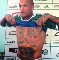 Louco por Bolina? Volante teria sido afastado do Palmeiras por excesso de balada