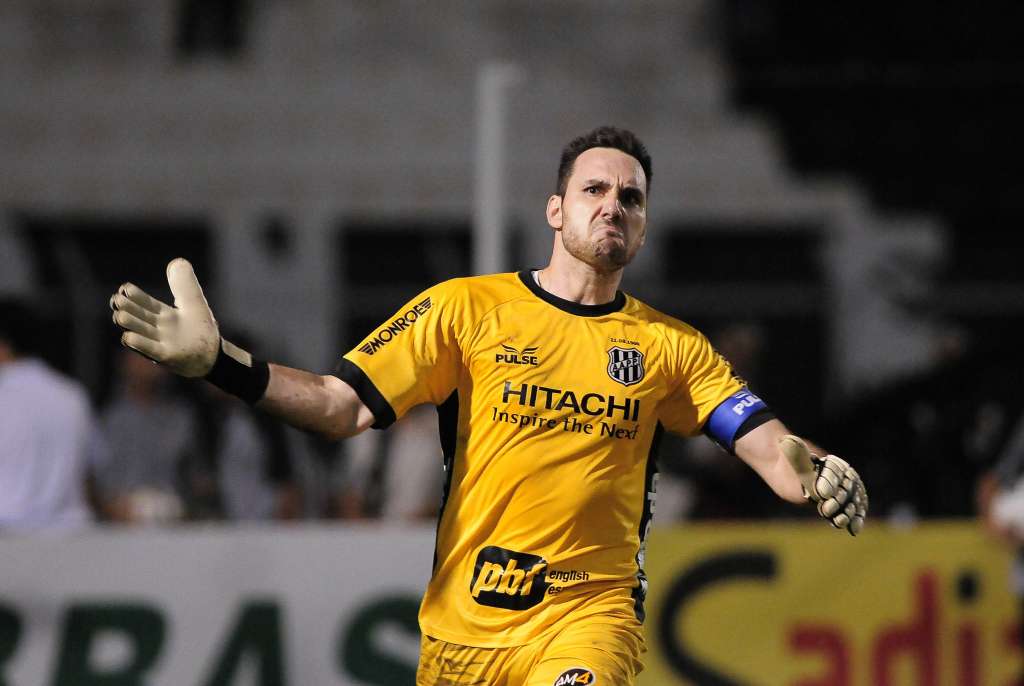 Goleiro da Ponte Preta está perto de acerto com grande clube de São Paulo