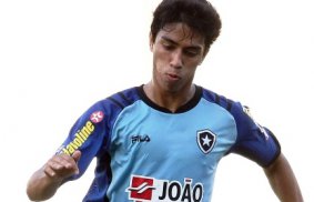 Botafogo recebe de volta volante que tinha sido emprestado a rival do Brasileirão