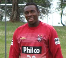 Quase lá! São Paulo acerta salários com zagueiro de rival do Brasileirão