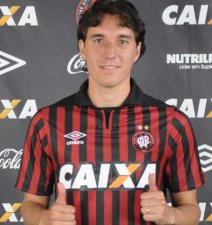 Atlético-PR contrata atacante sérvio para o Brasileirão