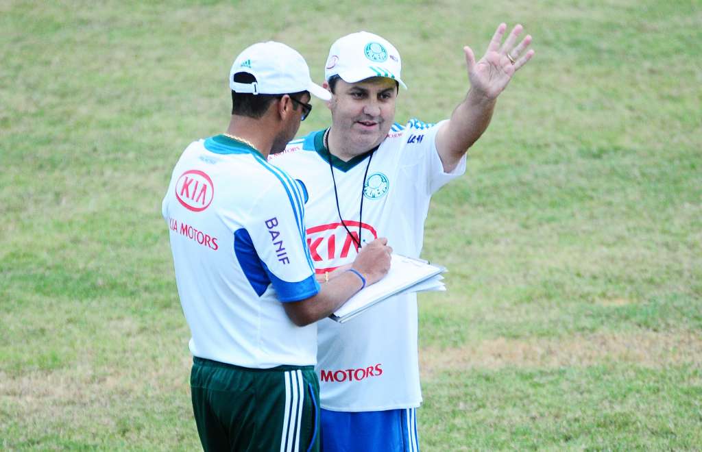 De saída, Kleina diz torcer por sucesso do Palmeiras