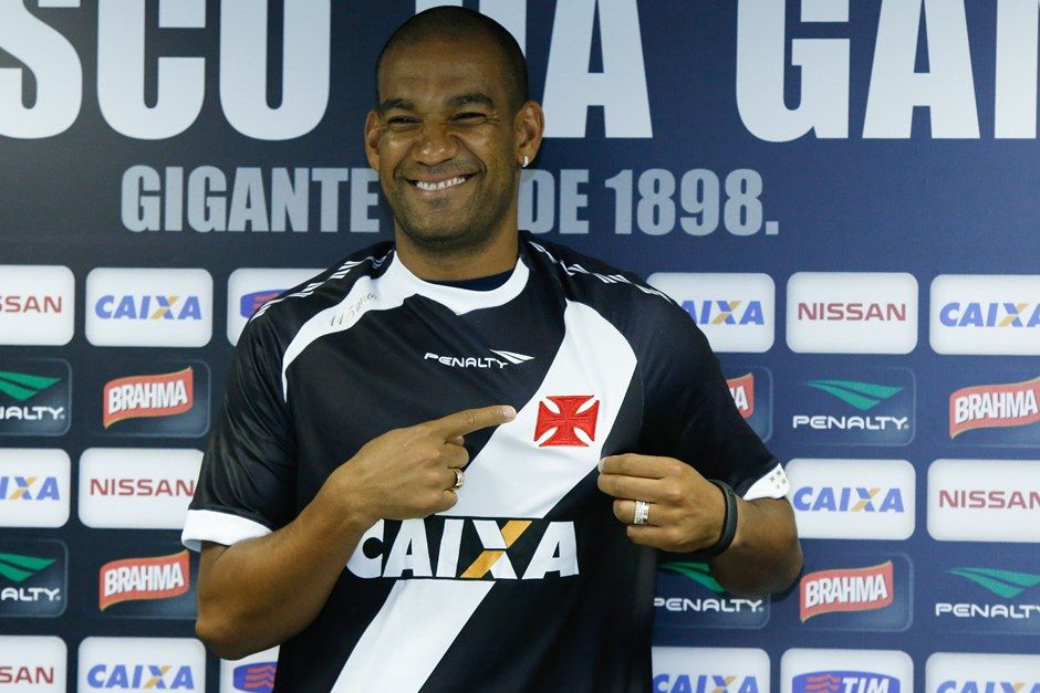 Série B: Zagueiro volta a treinar, mas ainda é dúvida no Vasco