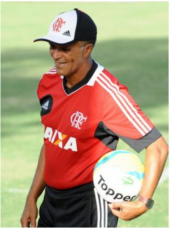 Everton reclama de dores e não volta ao Fla no clássico