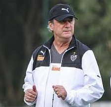 Levir faz testes no Atlético-MG e arma time no 3-5-2