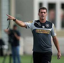 ‘A alegria voltou ao Botafogo’, garante técnico Mancini