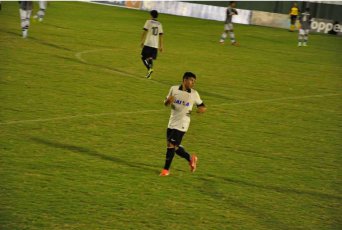 De olho no futuro, meia Marcus Vinicius quer escrever seu nome no Corinthians