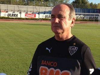 Técnico espera que vitória mude clima no Atlético-MG