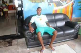 Série B: Sampaio Corrêa apresenta volante pretendido pelo Corinthians