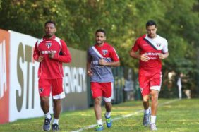 Ex-artilheiro do Palmeiras chega ao São Paulo e já faz primeiro treino