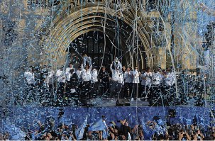 Inglês: Celebração pelo título do City leva milhares às ruas