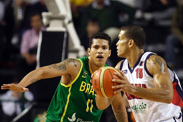 Basquete: Em visita, Magnano vê Hettsheimeir pronto para Mundial