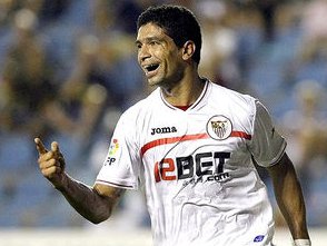 Aos 35 anos, ex-Seleção Brasileira retorna ao Santos