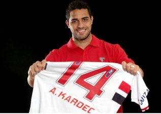 Grato ao Palmeiras, ex-Palmeiras festeja ‘nova casa’ tricolor