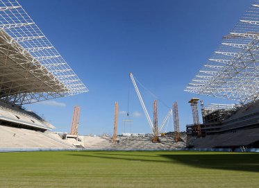 Corinthians admite falhas no Itaquerão e pede paciência
