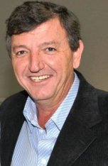 Jogo da Série B vira reunião dos descalços. Entenda a cena irônica!