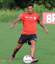 Meia finalmente rescinde contrato com o Flamengo