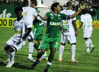 Chapecoense 1 x 2 Ceará – Vozão perto da vaga!