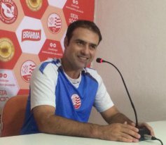 Série B: Em apresentação, técnico admite deficiência no elenco do Náutico