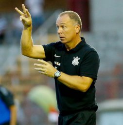 ‘A maioria votaria a favor da Copa’, diz Mano Menezes