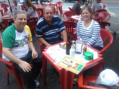 Técnico da Seleção Brasileira experimenta o ‘Cristiano Ronaldo’ no City Bar